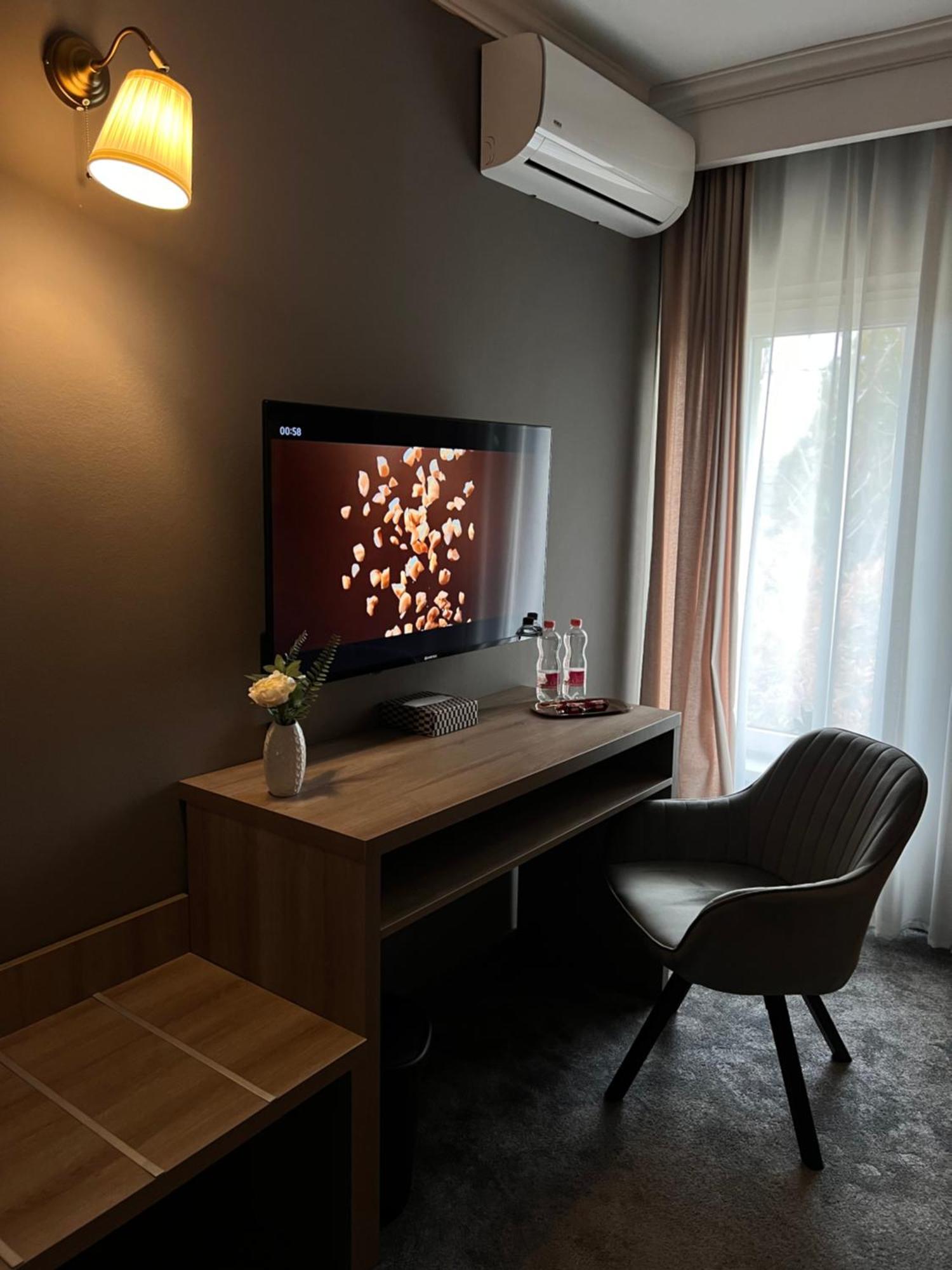 Hotel Coco Тимишоара Екстериор снимка